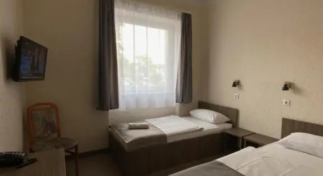FREE PARKING, FREE BREAKFAST, only 15 minutes to City Center, Prenota Hotel Budapest 