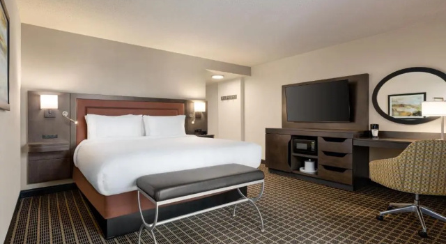 Номер Standard Hampton Inn & Suites Greenville-Downtown-Riverplace