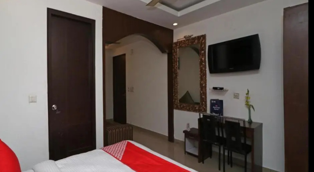 New Hotel Rajwada By WB Inn, Забронировать Отель Гургаон 