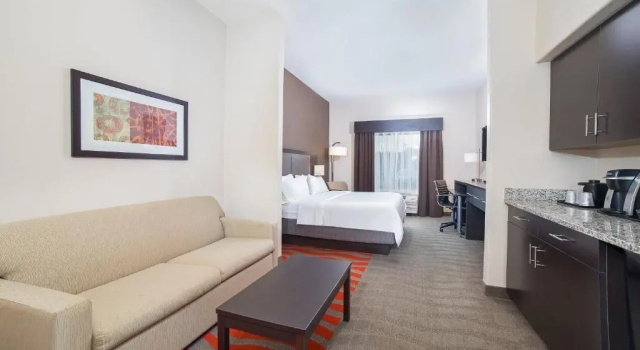 Люкс Holiday Inn Express Hotel & Suites Glasgow by IHG