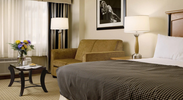 Hollywood Casino & Hotel, Book Hotel Lawrenceburg Indiana
