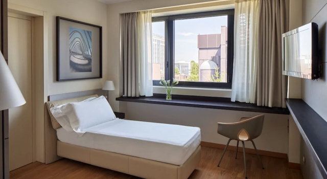 Holiday Inn Bologna City, Забронировать Отель Отели провинции Болоньи 4 звезды, 4*