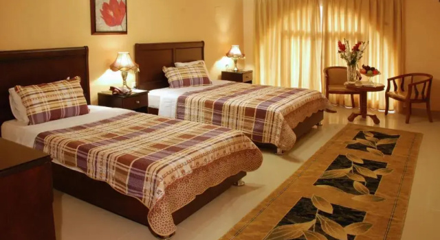 Трёхместный номер Standard Jardaneh Hotel