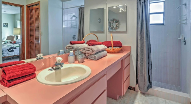Коттедж Pristine Spring Hill House w/ Private Pool & Lanai