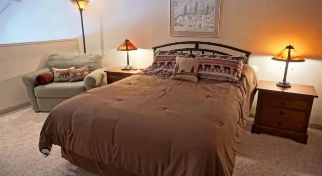 Ski Time Square 210 (202776-4553) - 1 Br Condo, Забронировать Апартаменты/квартира Отели Стимбот-Спрингса с парковкой, рядом с Desperado, Парковка