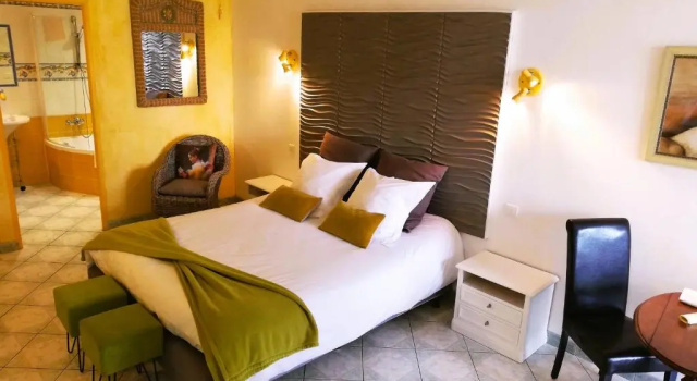 Chambre d'hôtes La Potinière, Забронировать Гостевой дом Сен-Рафаэль Mimosa Road