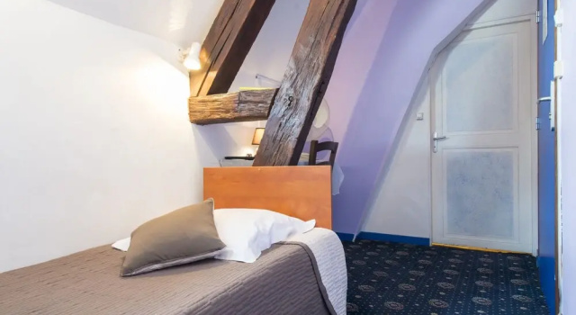 Одноместный номер Standard Logis Hôtel Central