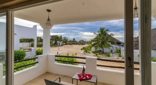 Полулюкс Курортный отель Canary Kendwa Beach Resort