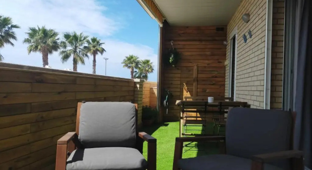 Апартаменты с 3 комнатами Apartamento para 5 personas frente al mar con piscina y parking