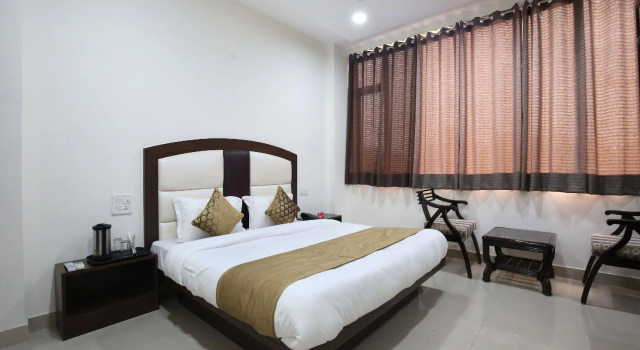 OYO 4856 Hotel The Benz