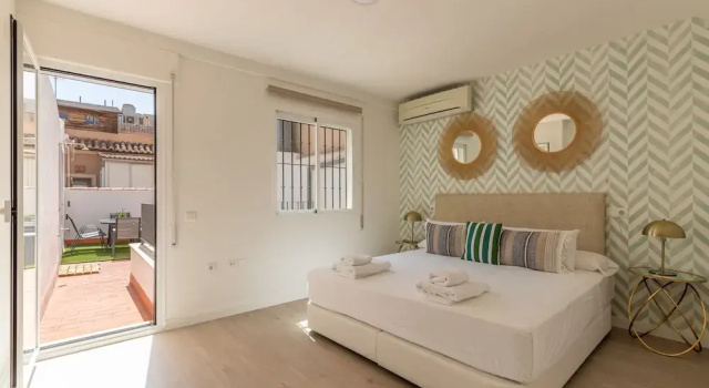 Апартаменты Premier Thyssen Boutique Apartments by Caleta Homes