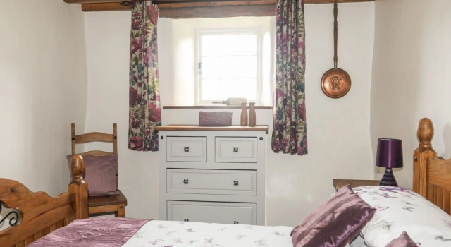 Tir Eironwy, Book Feriehus Tudweiliog Glamorgan