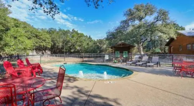 Wimberley Log Cabins Resort and Suites - Unit 1, Забронировать Курортный отель Уимберли Texas Hill Country