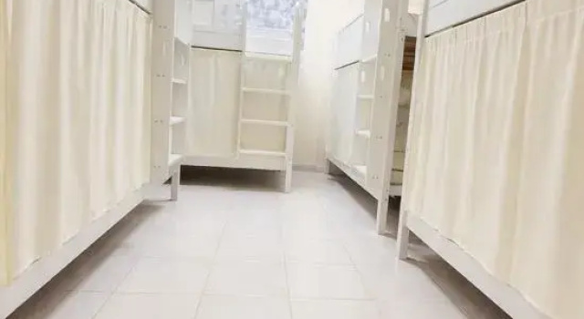Кровать в общем номере TIDY Premium Hostel Male&Female AL Nahda sharjah
