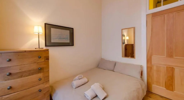 ALTIDO Spacious 2Bed in Heart of Old Town - Diagon Alley, Забронировать Отель Старый город Эдинбург, рядом с Замок в Эдинбурге