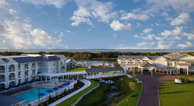 Кровать в общем номере Beaufort Hotel