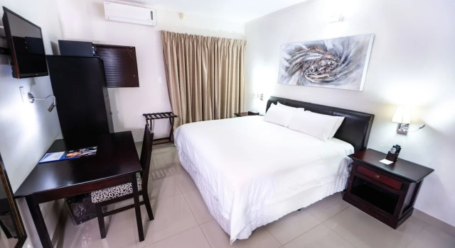 Двухместный номер Standard с балконом The George Hotel