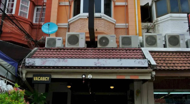 Karon Sunshine Guesthouse & Bar, 予約 ゲストハウス カロンビーチ プーケット島