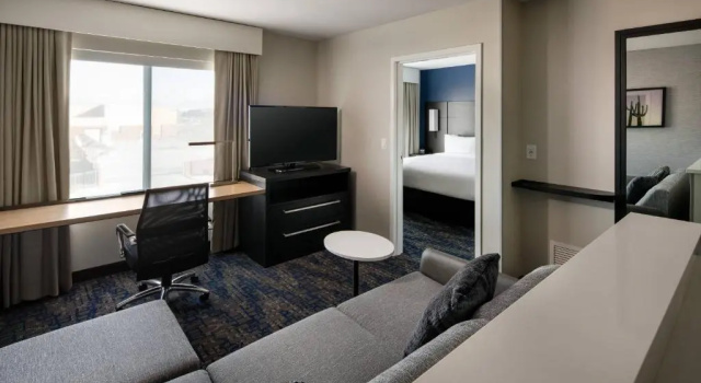 Двухместный люкс c 1 комнатой с балконом Residence Inn by Marriott Scottsdale Salt River