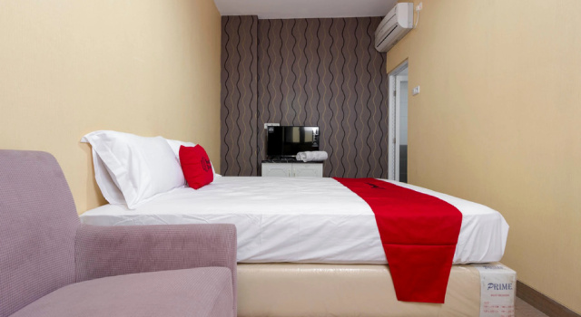 RedDoorz Plus @ Cipete Damai, Đặt Khách sạn Khách sạn tại Jakarta có Bãi đậu xe, Bãi đậu xe
