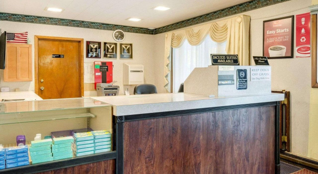 Red Roof Inn Sutton, Забронировать Отель Саттон Массачусетс