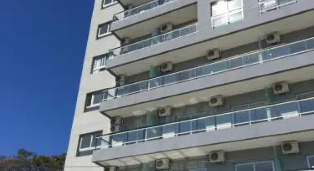 Torre Costanera Norte, Đặt Khách sạn Corrientes Corrientes