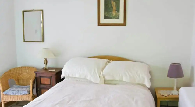 Cwm Bedw Farmhouse, Забронировать Отель Аббикумайр Повис