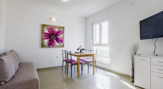 Apartments Lenija, 예약 아파트 Jadrija 시베니크