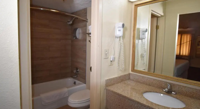 Номер Standard с видом на бассейн The Guest Lodge Gainesville