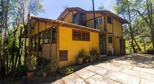 Casa com área gourmet perto do Parque Amantikir, Забронировать Дом для отпуска Виллы Сан-Паулу, Вилла