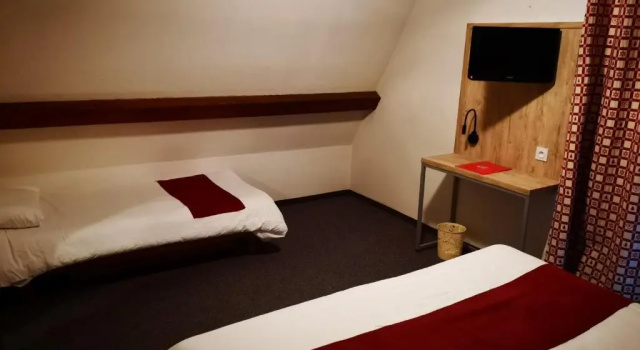 Трёхместный номер Standard с видом на горы Hôtel Espace Montclar