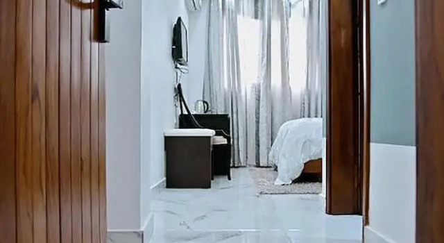 Номер Comfort CINCINNATI HOTEL YAOUNDE