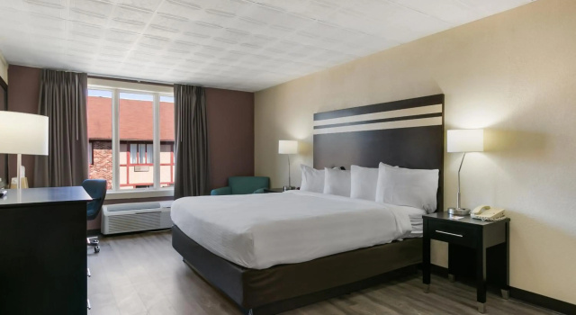 Eisenhower Hotel & Conference Center