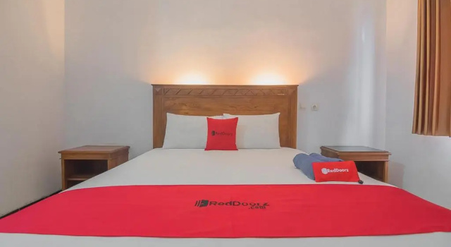 Номер Economy RedDoorz Plus near RSUD Majalengka