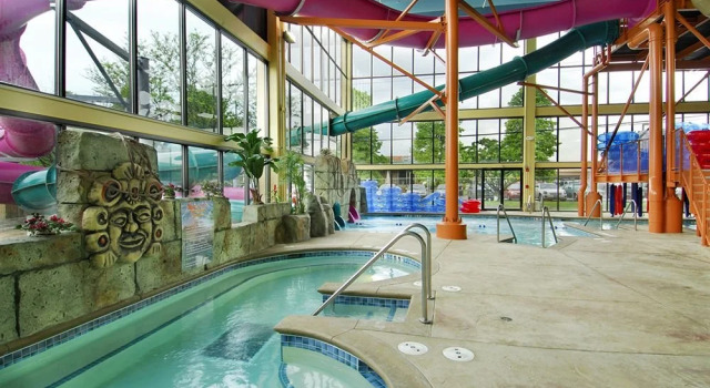 Holiday Inn Chicago-Elmhurst, Забронировать Отель Элмхурст Большой Чикаго