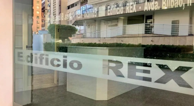 Апартаменты Rex Apartment Levante Beach