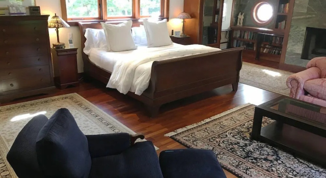 Номер Standard с балконом East Hampton Art House Bed & Breakfast