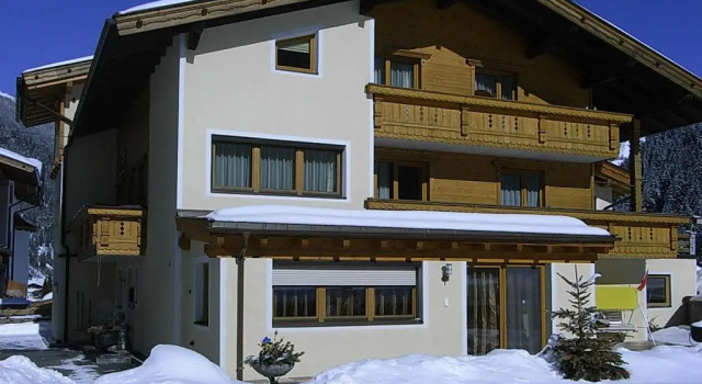 Alpenecho, Забронировать Отель Отели Тироля с парковкой, Парковка