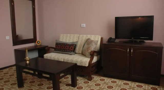 Полулюкс Hotel Jipek Joli