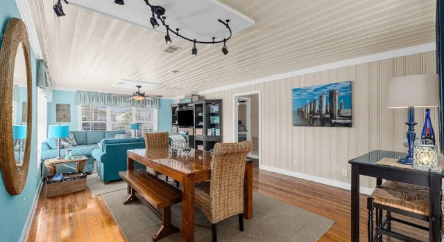 Beachwood Unit 2 in North Myrtle Beach, Забронировать Дом для отпуска Отели Миртл-Бич с парковкой, Парковка