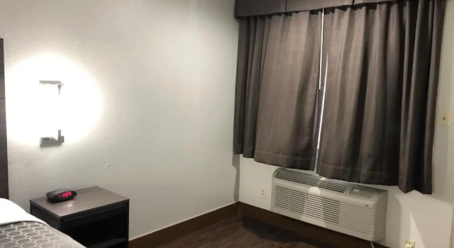 Четырёхместный номер Deluxe Americas Best Value Inn & Suites San Antonio Arena District
