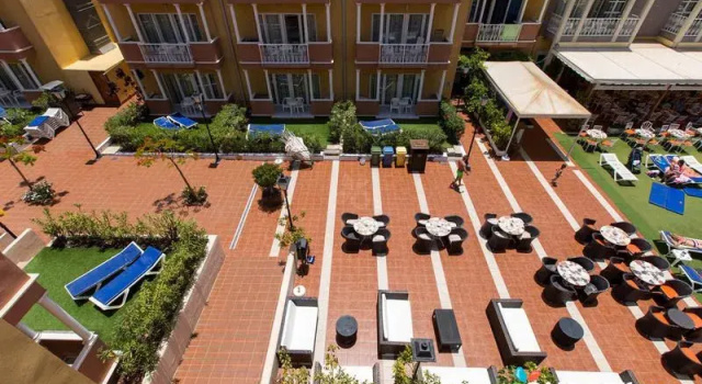 Apartamentos Compostela Beach Golf Club, Забронировать Апартаменты/квартира Плайя-де-лаc-Америкас Коста Адехе, рядом с Торговый центр Siam Mall