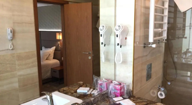 Люкс Hotel Golden Tulip Varna