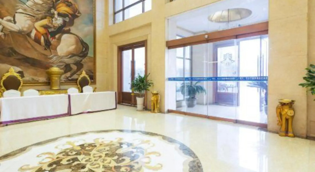 Lian Da Water Cube Hotspring Hotel, Забронировать Отель Отели Вэйнань с парковкой, Парковка