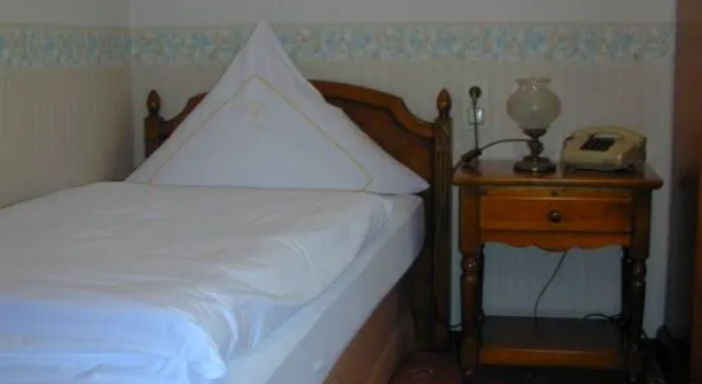 Hotel Schloss Ysenburg, Забронировать Отель Нидердорфельден земля Гессен