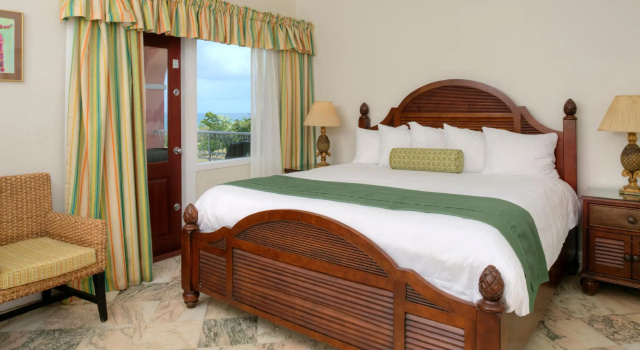 Номер Deluxe oceanfront The Buccaneer Beach & Golf Resort