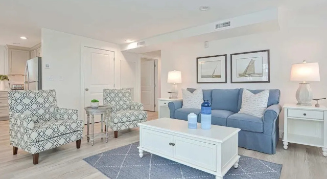 Номер Superior с балконом Harbourtown Suites