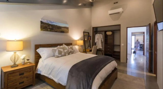 Номер Standard Bed & Barrel at Stonehouse Cellars