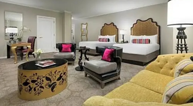 Четырёхместный номер Premium The Huntington Hotel