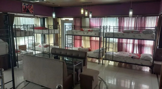 Кровать в общем номере Вершина